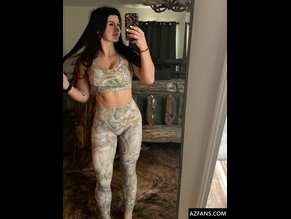 alt="Hannah Barron"