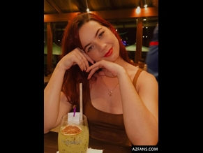  alt="Julia Linhares"