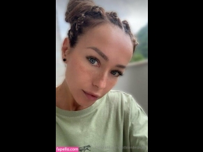 Hotblondesarah