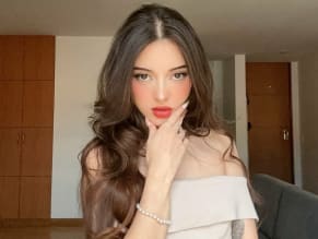 Angelaa5