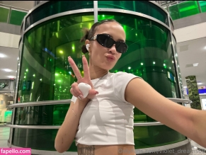 Violet_Dreams69
