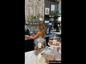  alt="Holly Taylor"