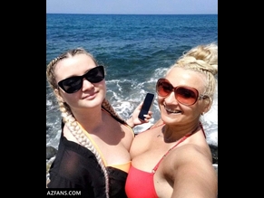  alt="Sexy Young Mom"