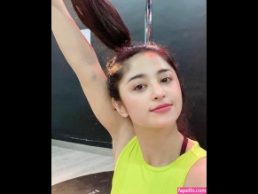Dewi Persik