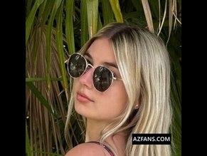  alt="Ellie Barton"