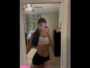 Izzyliciousss