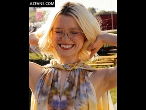  alt="Maisie Peters"