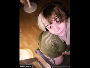  alt="Goddess Victoria"