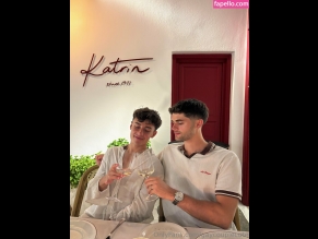 Gaycouplecute