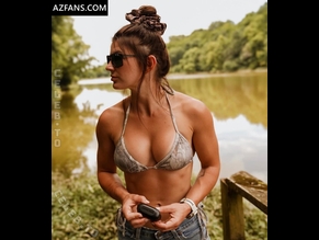  alt="Hannah Barron"