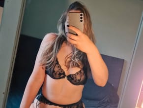 Holliehotwife