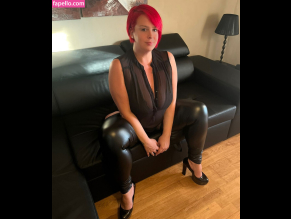 Curvy Sarah