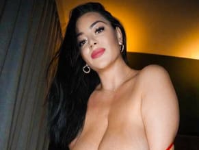 Busty Klara