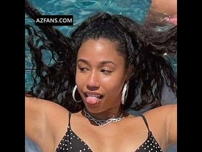  alt="Roxyrose"
