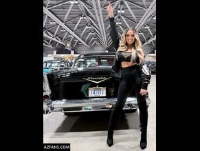  alt="Trish Stratus"