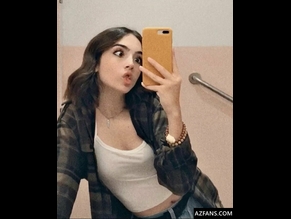  alt="Gabriela Bee"