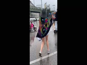 mhpeach: crotch flashing outside, bare legs exposed