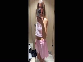 cosmicstacy: fitting room show