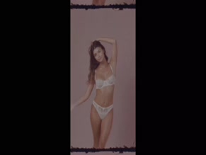 Luisinha Oliveira lingerie try-on