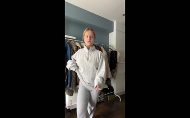 Daisy Campbell ass shaking in sweats