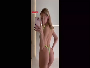 Ritori_Mitori bikini selfie from behind full ass shot