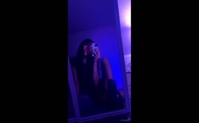 sillydyly mirror tease black shorts showing legs