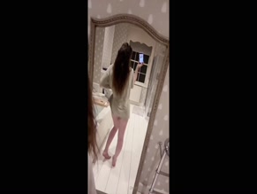 Belledelphine ass mirror selfie