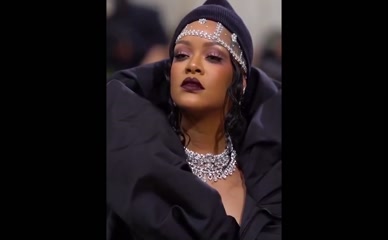 Rihanna Cleavage Close-Up