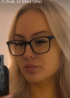 ZIETRA STREAMER NUDE