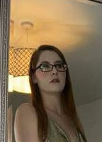 HOLLY ROSE