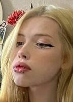 MOLLYWHITE