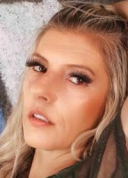 PETITEHOTWIFE