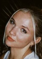 JULIA HART