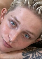 SAMANTHA KNOXX