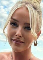 COURTNEY VEALE NUDE