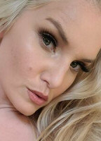 THEMODELIZASHLEY