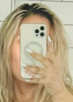 KASSYHOTWIFEXOXO