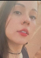 ESTEFANIE MMELLO