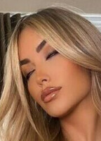 CHARLOTTEELISEFOX