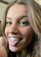 HERATHLETEFEETXO NUDE