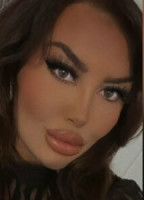ELLEHUTCHX