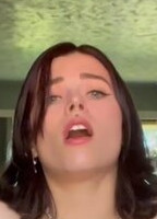 QUEENEGIRL27 NUDE
