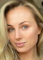 BELLA CARTER