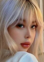 QUCH QUNH NUDE