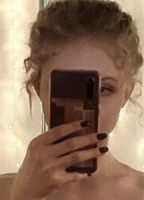 PEACHYPOLEGIRL