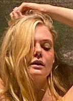 ELLE FANNING