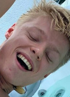 BLONDE_SVENKO