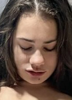 ZOE HENRI
