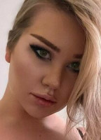 CAROLINASUKIE NUDE