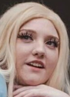 APPLE_BLONDE NUDE